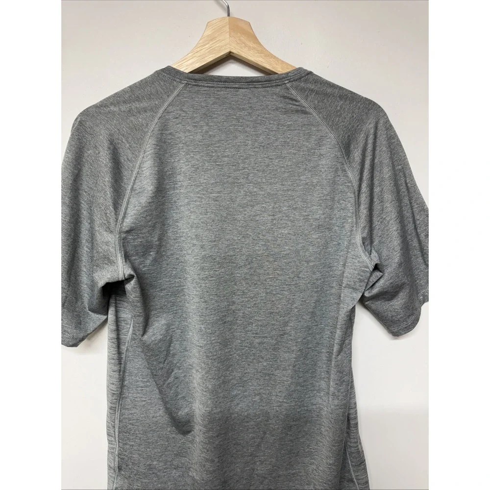Nike Pro Dry Fit Shirt Size M Short Sleeve Womens Crew Neck Gray Athletic Fit